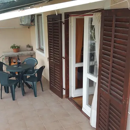 Apartament With A Parking Space Viskovici, Rasa - 14691 *