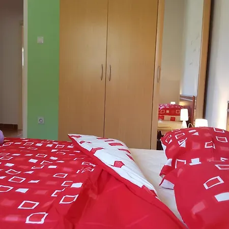 Apartment With A Parking Space Viskovici, Rasa - 14691 Koromacno